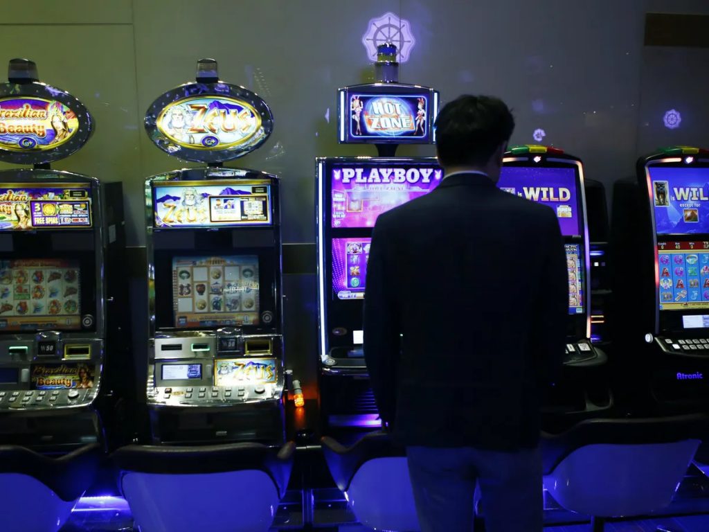 Meeting the Benchmark For Online Slots